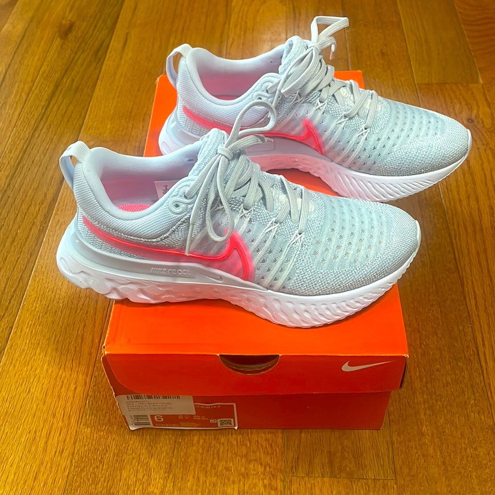 Nike React Infinity Run Flyknit 2 Women’s Running Sneaker - NIB - Size 6